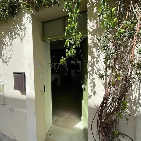 Charmante Maison De Avec Cour Exterieure