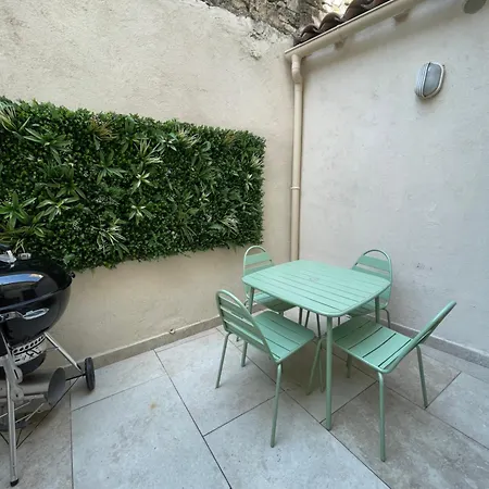 Appartement Charmante Maison De Avec Cour Exterieure Arles